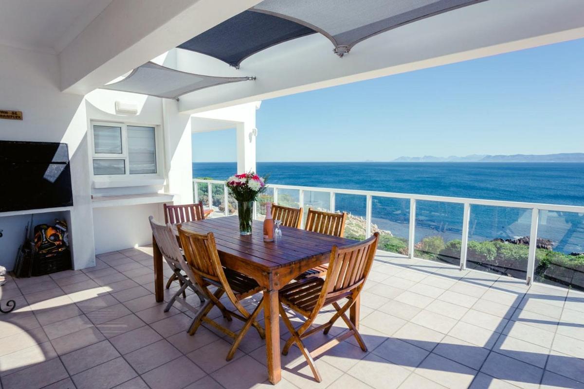 49 On Cliff Hotell Gansbaai Eksteriør bilde